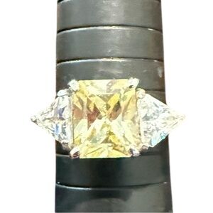 Vintage Gold Tone Trillion Cut CZ Engagement Ring Sz 7.5‎ Three Stone Setting